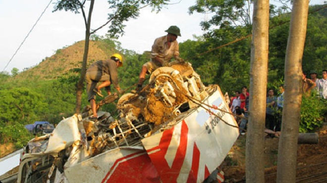 'Thót tim' cứu hộ giao thông