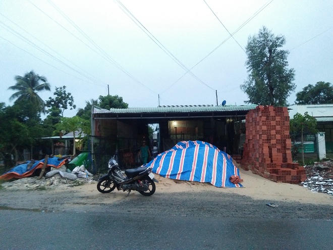 Thi thể thiếu phụ bị đâm bên xác người đàn ông uống thuốc diệt cỏ