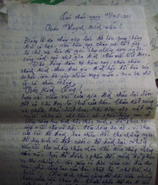 Cựu binh nhịn ăn dành tiền gửi hình mộ chí cho thân nhân liệt sĩ