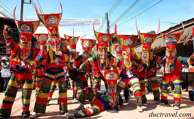 Độc đáo lễ hội 'dành cho'... cô hồn, ma xó