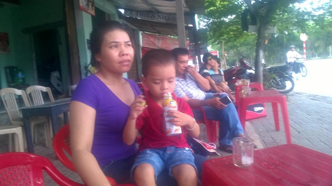 Thầy giáo dạy toán mọc 'râu xanh' với nữ sinh