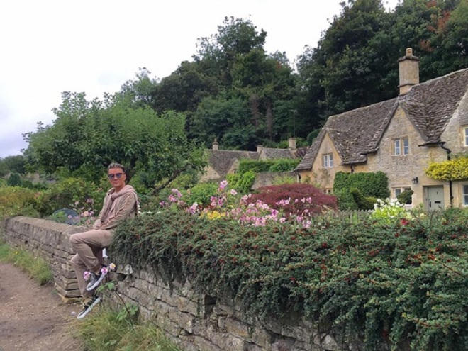 Mr Đàm thư giãn trong không khí tuyệt đẹp ở Anh Quốc