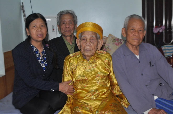 Bí ẩn sức mạnh cụ ông trăm tuổi chân Giao Chỉ 