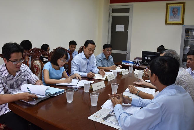 Thứ trưởng Bộ Tư pháp Trần Tiến Dũng tiếp công dân 