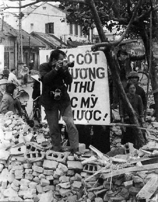 Hồi ức lần “giải vây” giặc lái Mỹ khỏi cơn thịnh nộ dân làng