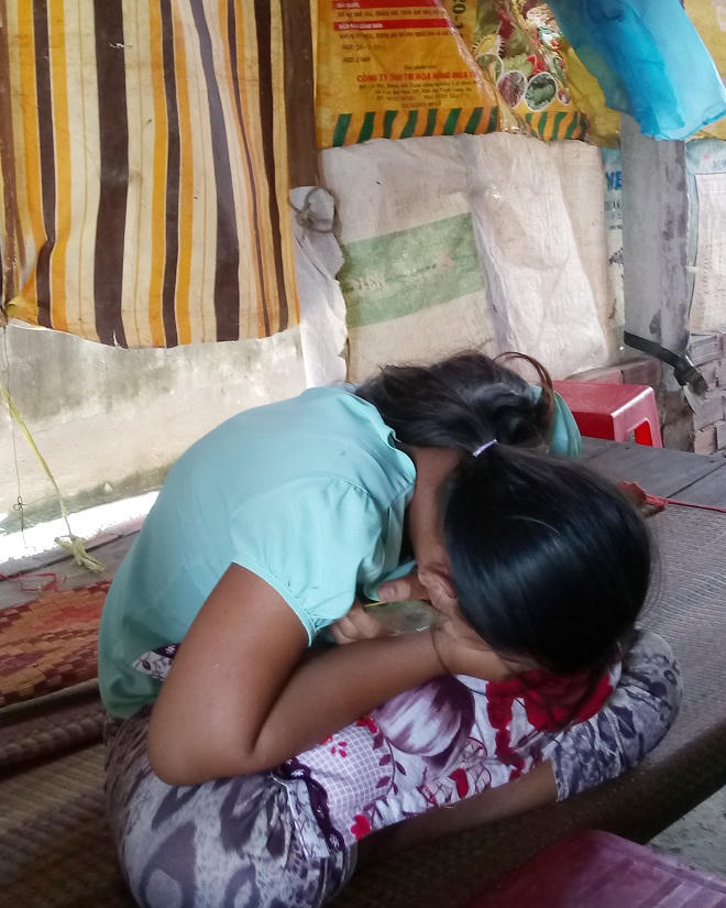 Cô bé 13 tuổi, vừa gặp đã theo bạn trai về...'làm vợ'