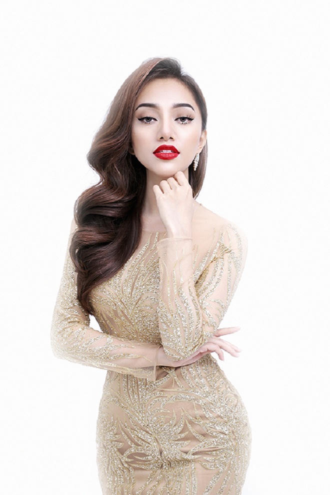 Vân Anh Scarlet: “Người phụ nữ hiện đại phải hội tụ nhiều yếu tố!“