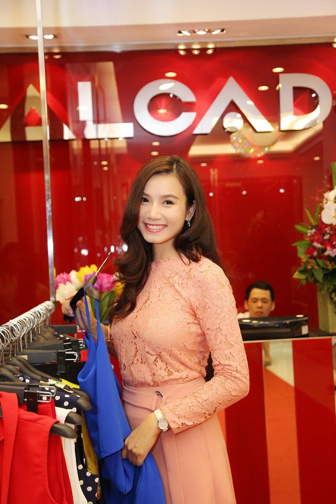 Khai trương ALCADO Nguyễn Văn Huyên tưng bừng giảm giá.