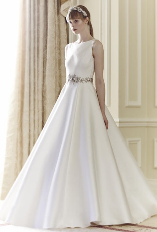 Kết quả hình ảnh cho Váy cưới có họa tiết đơn giản