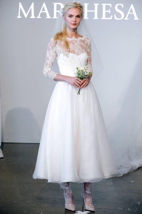 Kết quả hình ảnh cho CÔ DÂU THẾ GIỚI váy cưới ngắn