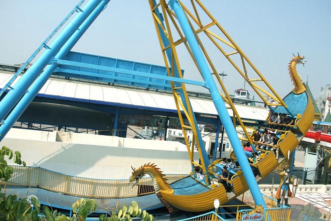 Công viên nước Hồ Tây giảm giá dịch vụ trước khi đóng cửa