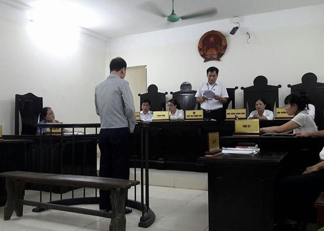 Án mạng từ cái chợ tạm