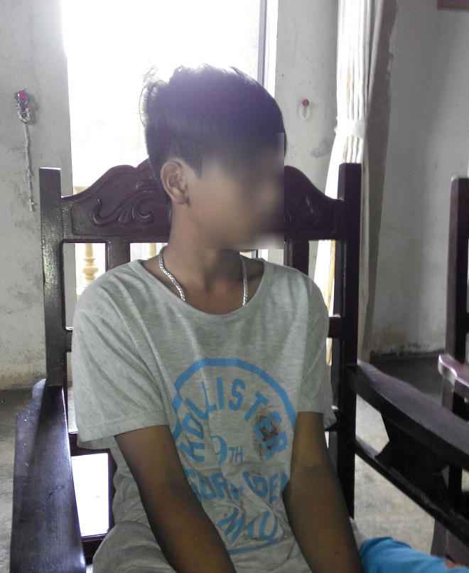 Phản cảm: Công an xã vào tận trường 'dẫn giải' học sinh ngay trước giờ khai giảng