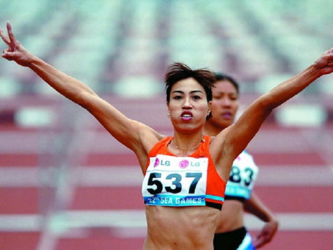 'Nữ hoàng điền kinh' chống chọi với bệnh sụt đốt sống