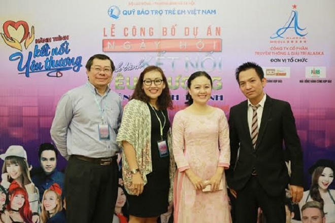 Sơn Tùng “kết nối yêu thương” cùng Minh Hằng