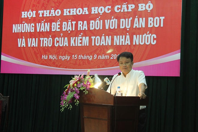 Các trạm thu phí giao thông đang cưỡng bức dân như thế nào?