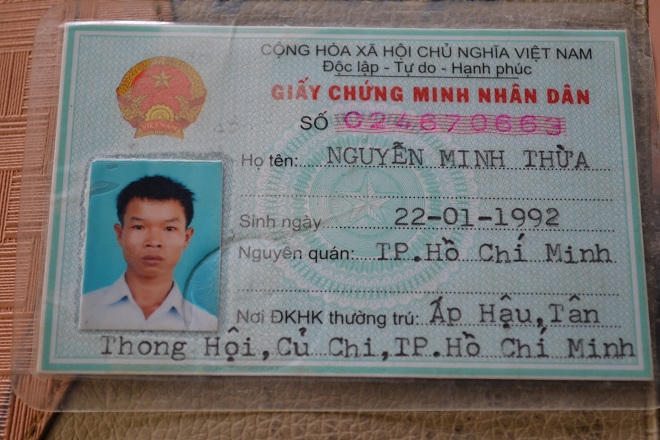 Người mẹ đi khắp nhà xác, đào bãi rác tìm tung tích con trai  