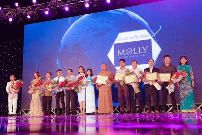 Nữ doanh nhân 9x cùng 'sao' Việt thắp sáng ước mơ 7.000 trẻ em nghèo