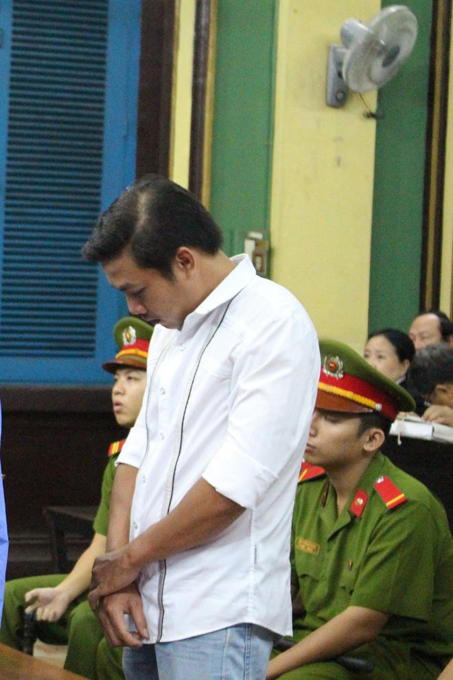  Gọi côn đồ đánh người vi phạm, nguyên thượng úy CSGT vào tù