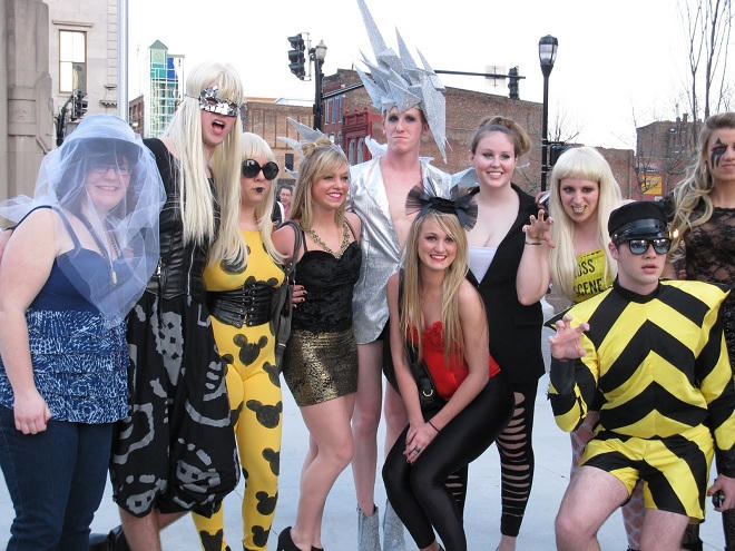 Lady Gaga: Từ cô gái vô danh đến 'thần tượng gây cuồng'