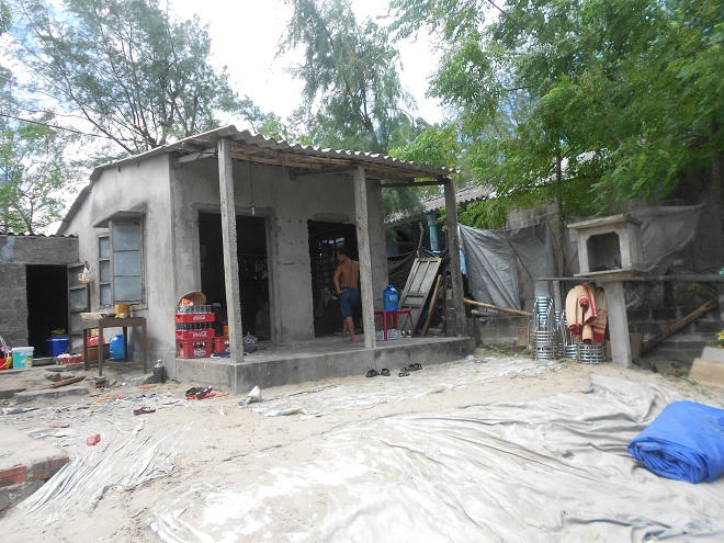 Hoàn cảnh thương tâm của đứa trẻ phụ hồ ngã dàn giáo tử vong