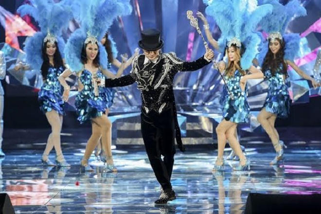 Mr Đàm được fan bí mật làm sinh nhật trong liveshow 12 tỷ