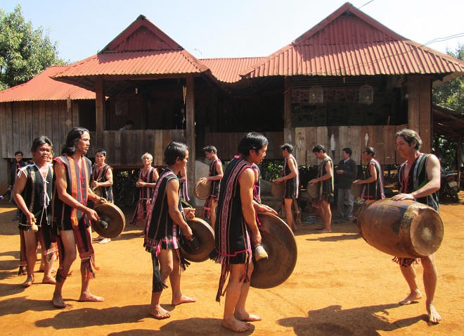 Người giữ lửa cồng chiêng