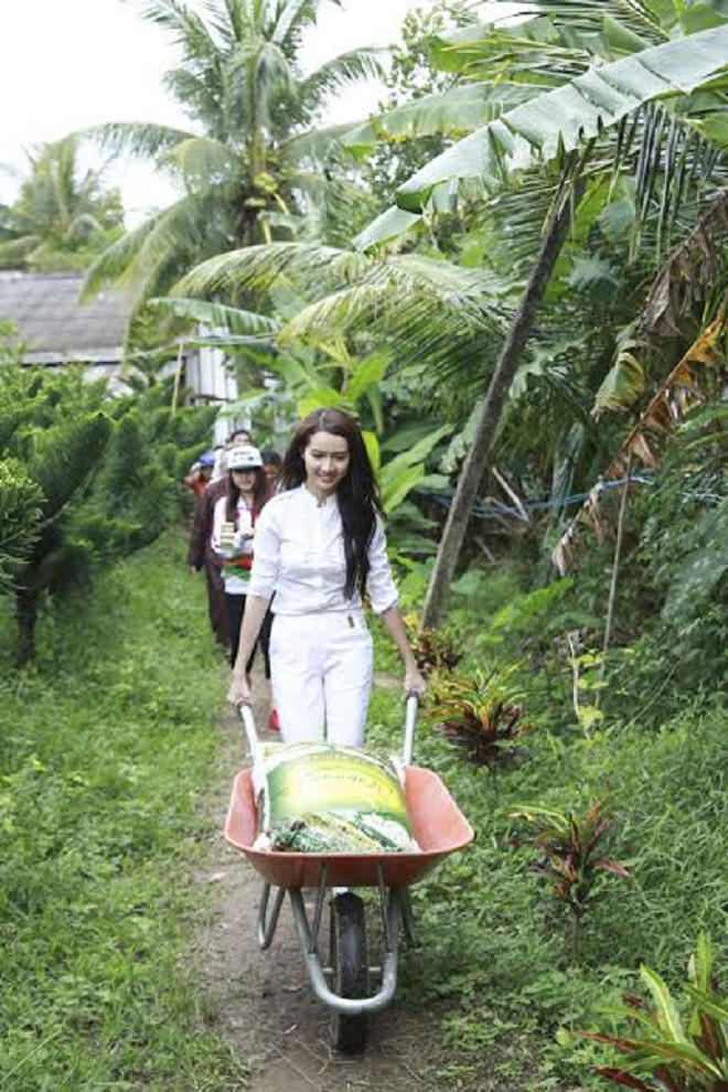 Phan Thị Mơ kỷ niệm sinh nhật bằng chuyến đi từ thiện ý nghĩa