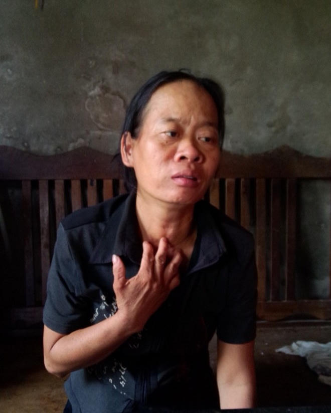 Xót xa cảnh vợ tý hon nuôi chồng thiểu năng trên đỉnh núi