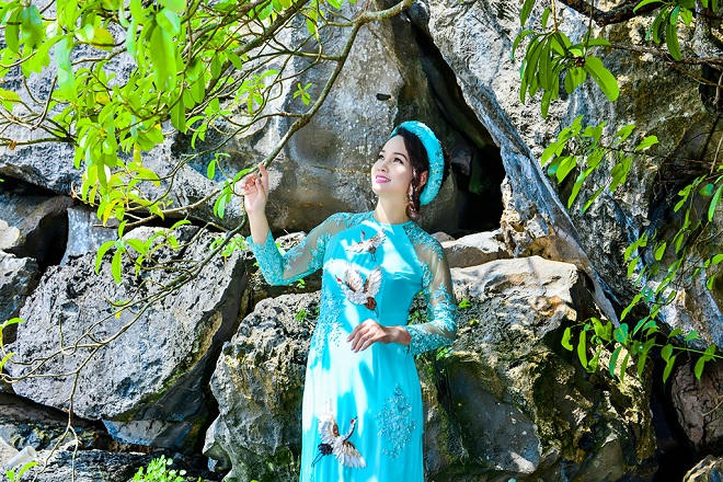 Mai Thu Huyền đẹp ngỡ ngàng ở tuổi 37