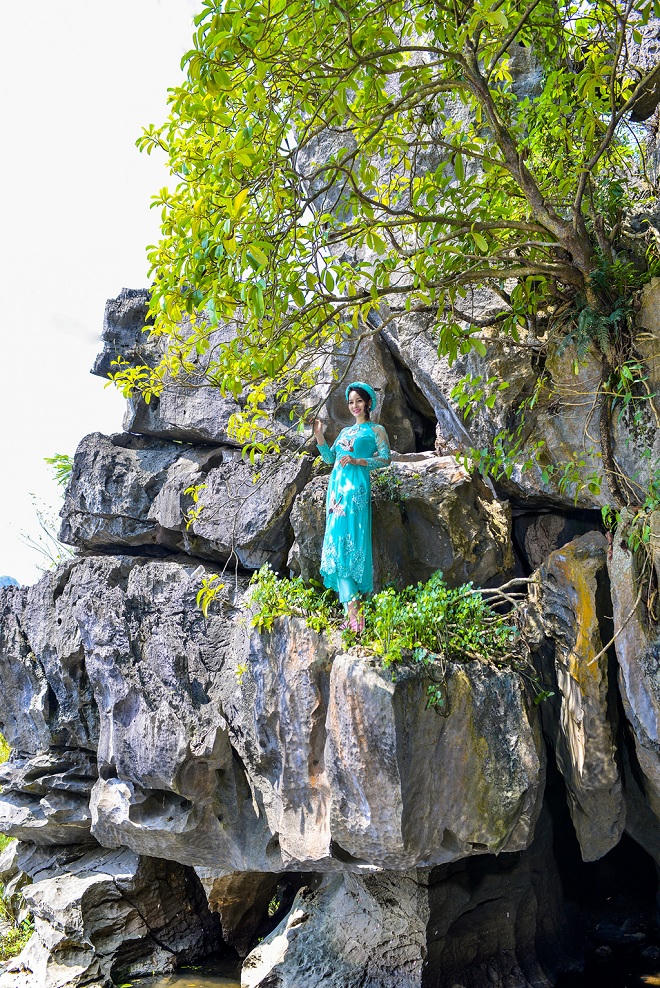 Mai Thu Huyền đẹp ngỡ ngàng ở tuổi 37