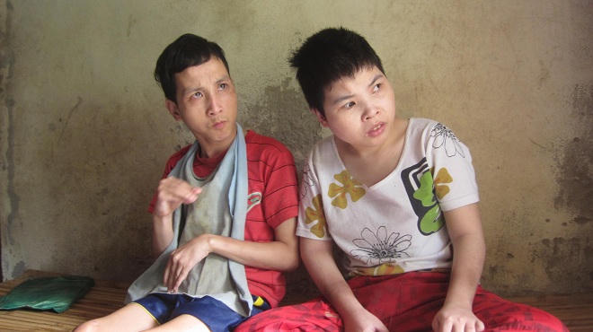 Cựu binh nhiễm chất độc da cam 27 năm chăm 3 người liệt giường