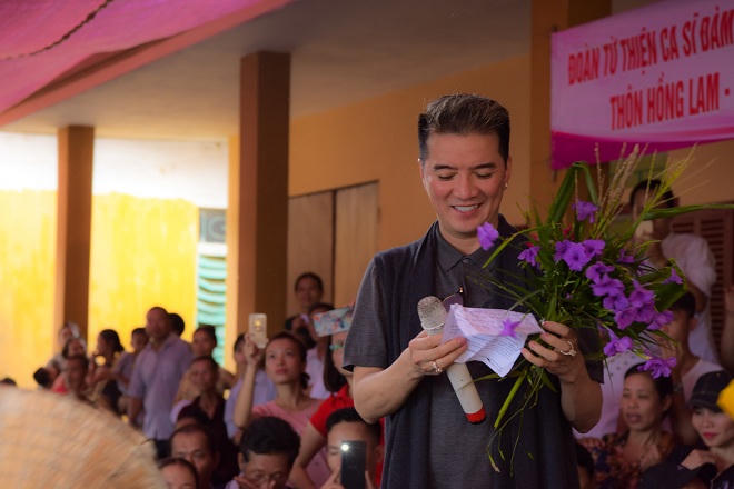 Mr.Đàm xúc động trong vòng tay yêu thương của người Hà Tĩnh