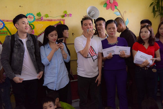 Mr.Đàm xúc động trong vòng tay yêu thương của người Hà Tĩnh