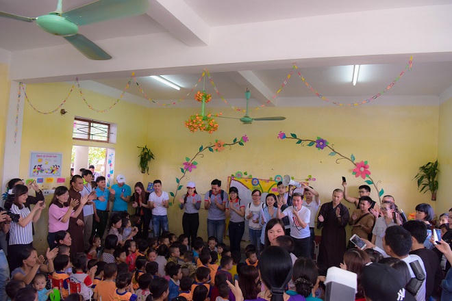 Mr.Đàm xúc động trong vòng tay yêu thương của người Hà Tĩnh