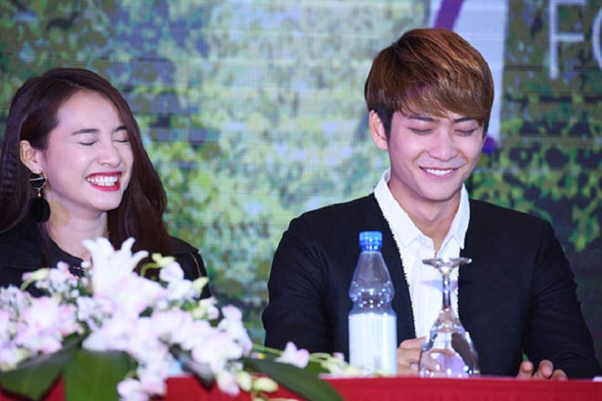 Kang Tae Oh phải dùng 'công cụ đặc biệt' để hôn Nhã Phương