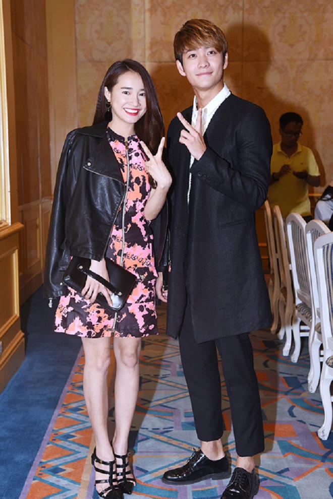 Kang Tae Oh phải dùng 'công cụ đặc biệt' để hôn Nhã Phương