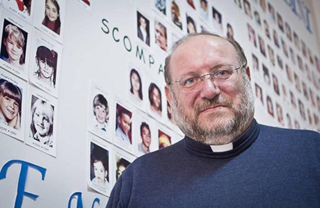 Vị linh mục Italia tuyên chiến với nạn khiêu dâm trẻ em