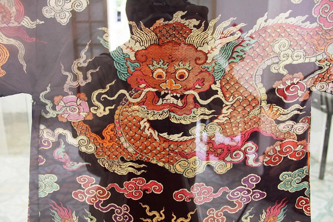 Ly kỳ chuyện Hoàng bào của vua Nguyễn tự tìm đến người “hữu duyên” 