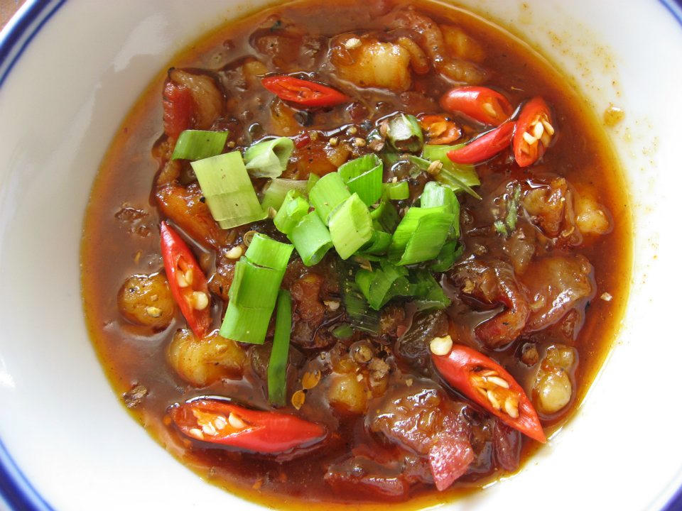 Kết quả hình ảnh cho Tóp mỡ rim mắm chua ngọt