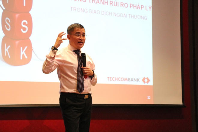 Techcombank đẩy mạnh hỗ trợ thương mại xuất nhập khẩu