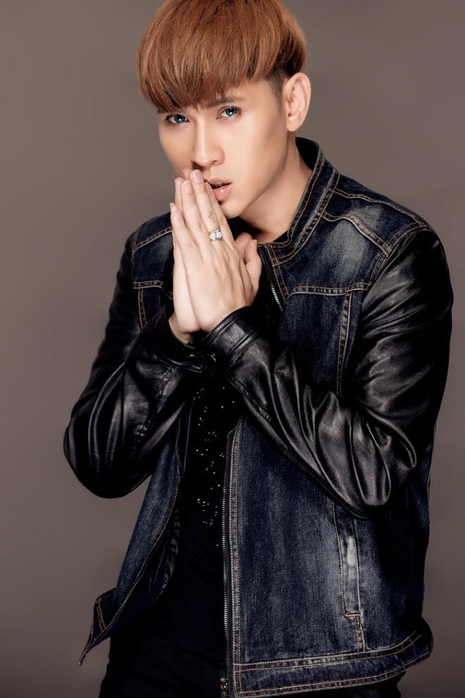 Nguyên Vũ lãng tử với tóc hồng lạ lẫm