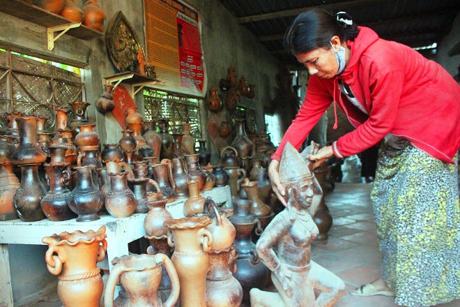 Chi tiền tỷ mua... cổ vật giả