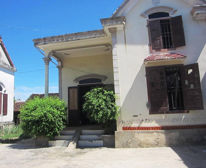 Bất hạnh đeo bám người phụ nữ làm dâu 'gia đình tâm thần'