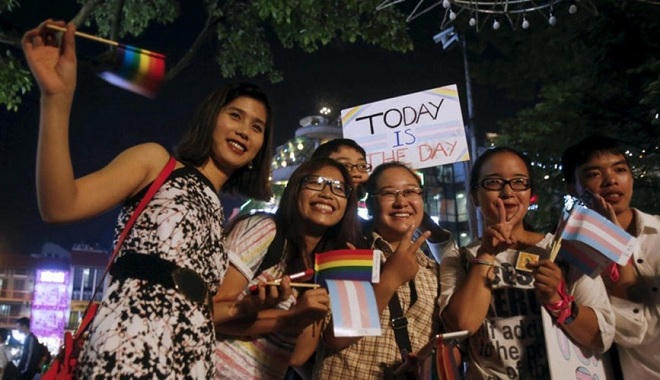 Hotboy 'xây cầu' kết nối hạnh phúc cho cộng đồng LGBT