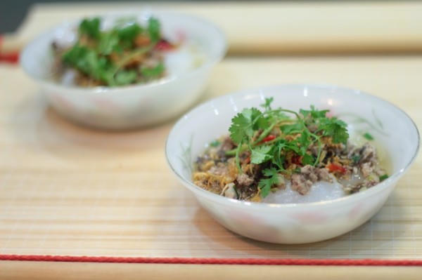 Kết quả hình ảnh cho bánh đúc nóng