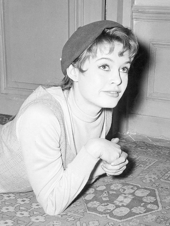 Kết quả hình ảnh cho Mũ beret sao Thế giới