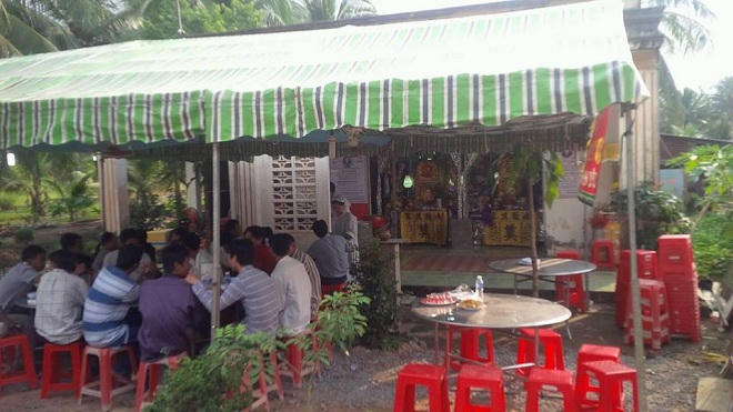 Chiếc xe chết máy tố cáo kẻ sát hại cha mẹ vợ