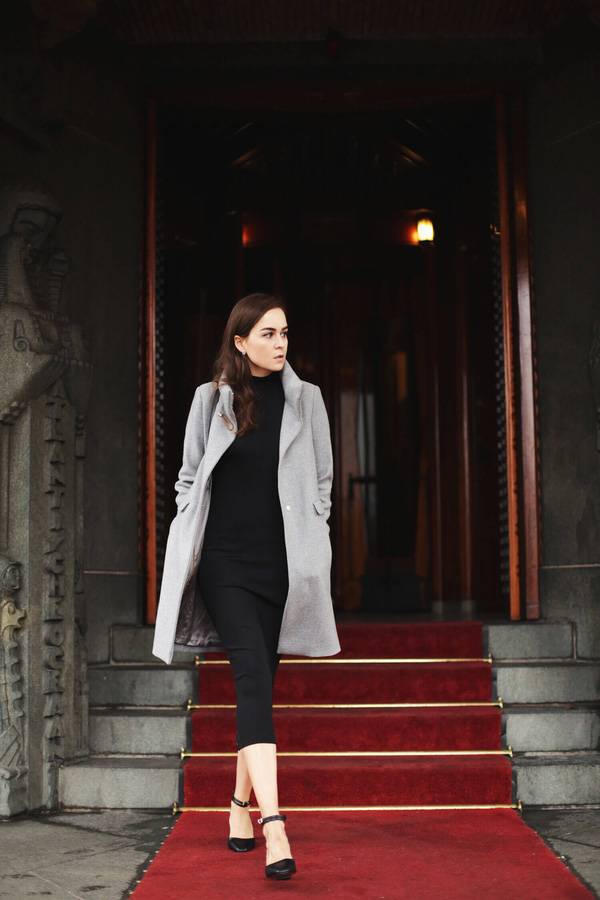 Kết quả hình ảnh cho Váy liền sang trọng đen cá tính Châu Âu