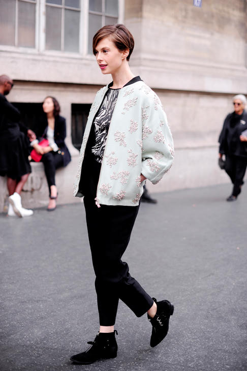 Kết quả hình ảnh cho Áo khoác chất liệu vải sheer Châu Âu